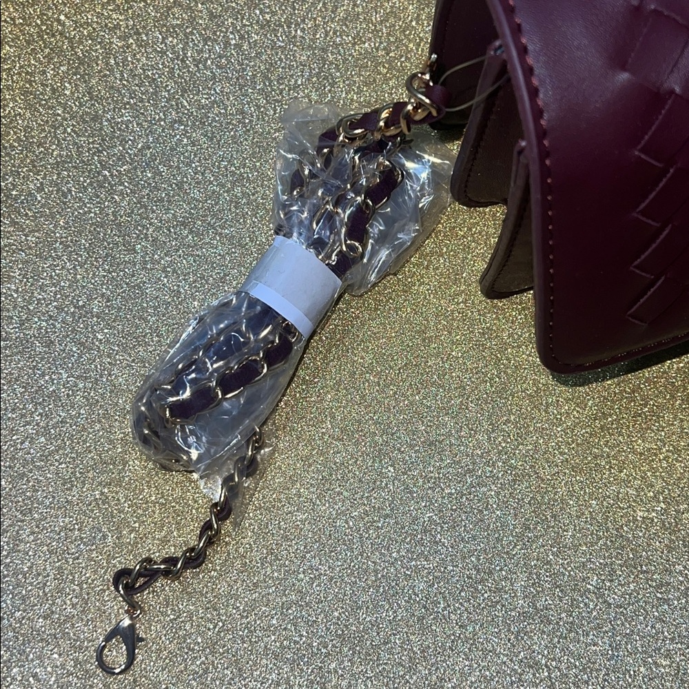 New Elegant Woven Burgundy Clutch and Crossbody - Picture 15 of 17
